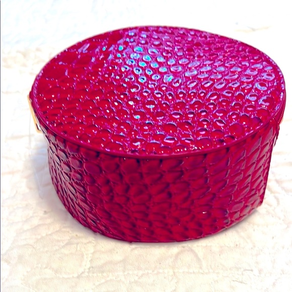 NWOT Elegant Red Crocodile-Embossed Round Vegan Bag - Picture 6 of 8